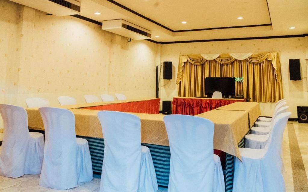The Pine Resort Pathum Thani Extérieur photo