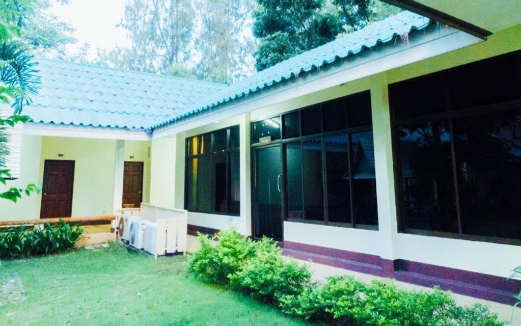 The Pine Resort Pathum Thani Extérieur photo