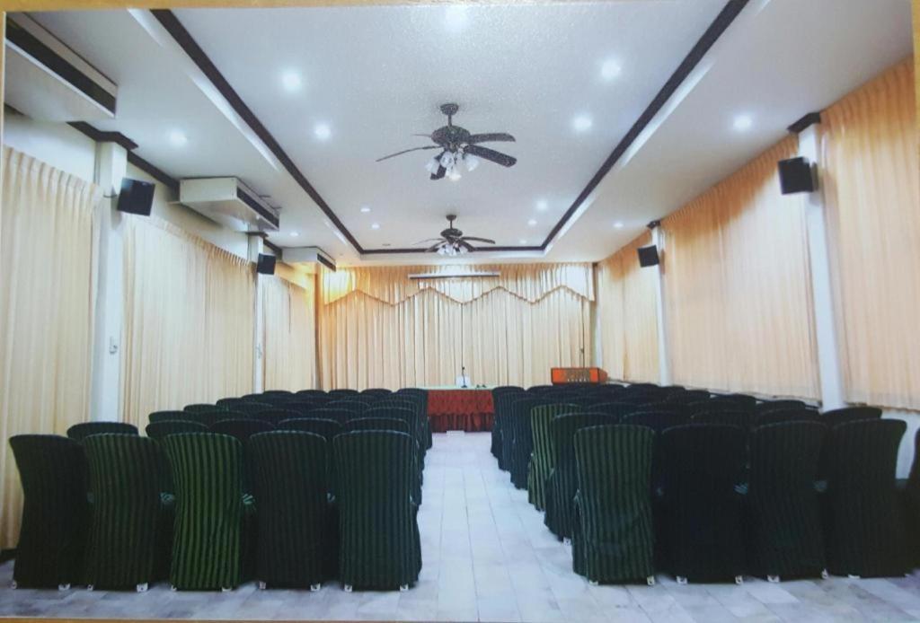 The Pine Resort Pathum Thani Extérieur photo