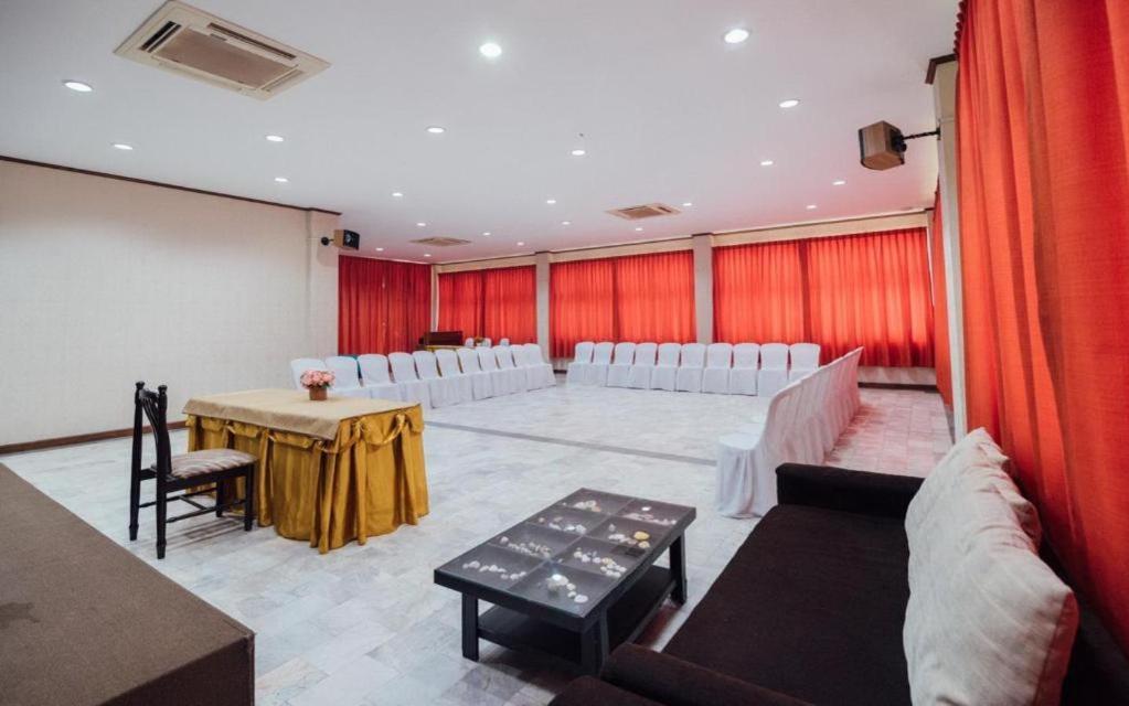 The Pine Resort Pathum Thani Extérieur photo