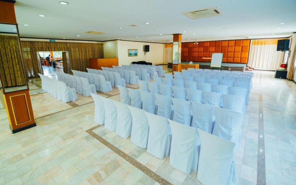 The Pine Resort Pathum Thani Extérieur photo