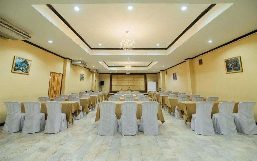 The Pine Resort Pathum Thani Extérieur photo