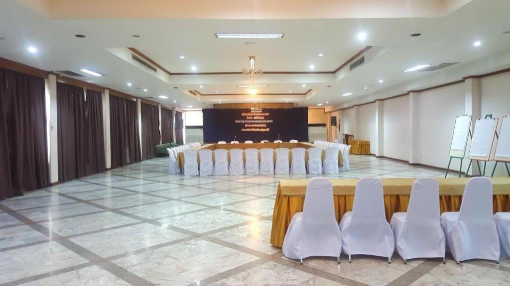 The Pine Resort Pathum Thani Extérieur photo