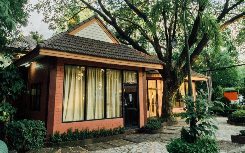 The Pine Resort Pathum Thani Extérieur photo