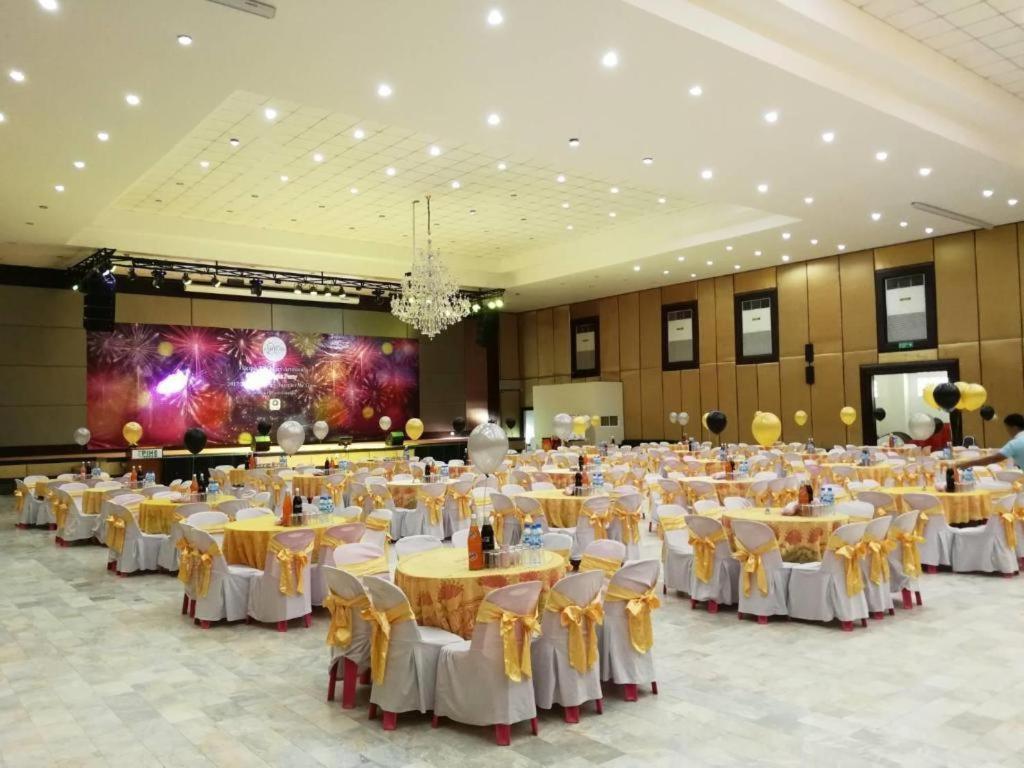The Pine Resort Pathum Thani Extérieur photo