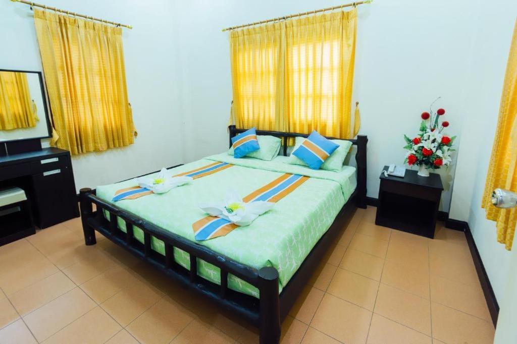 The Pine Resort Pathum Thani Extérieur photo