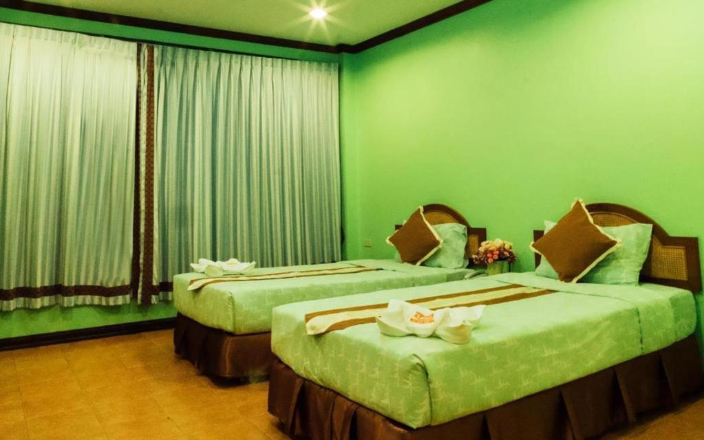 The Pine Resort Pathum Thani Extérieur photo