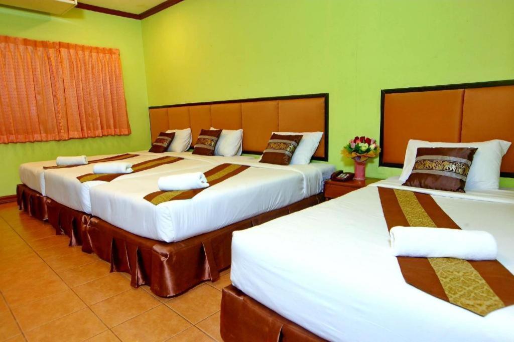 The Pine Resort Pathum Thani Extérieur photo
