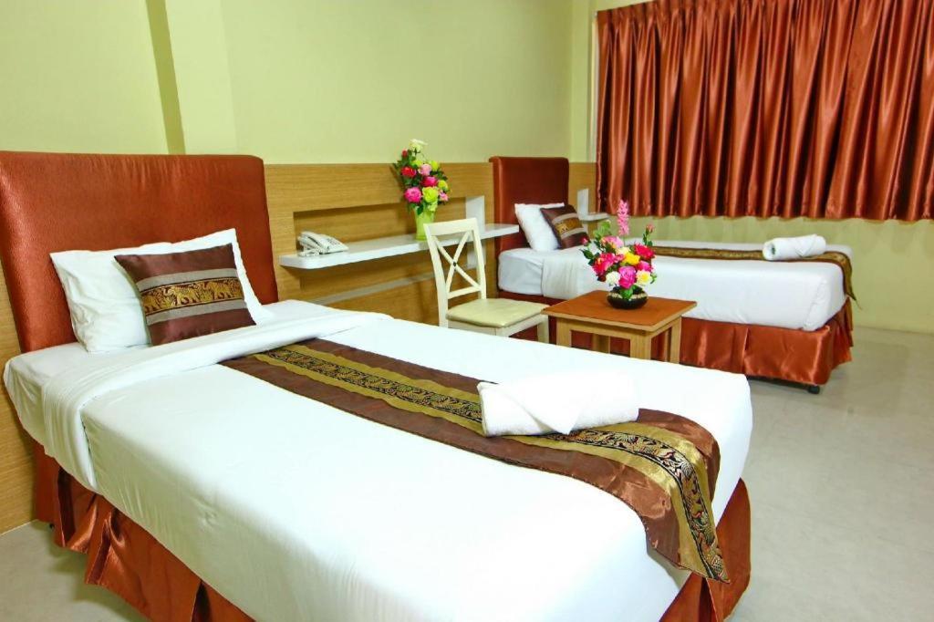 The Pine Resort Pathum Thani Extérieur photo