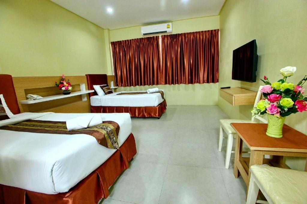 The Pine Resort Pathum Thani Extérieur photo