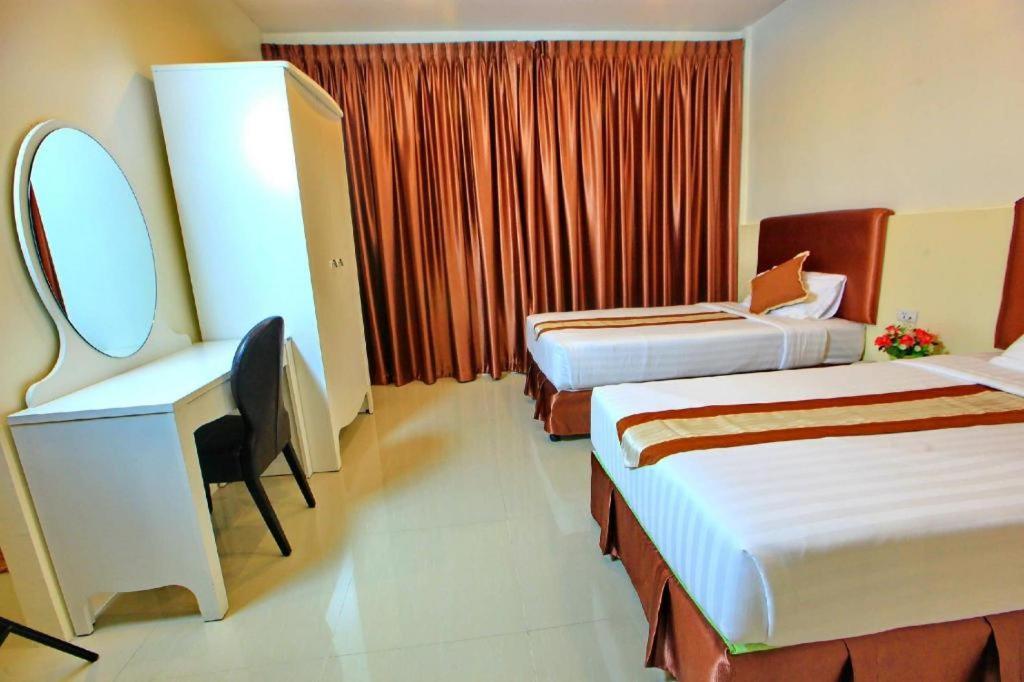 The Pine Resort Pathum Thani Extérieur photo